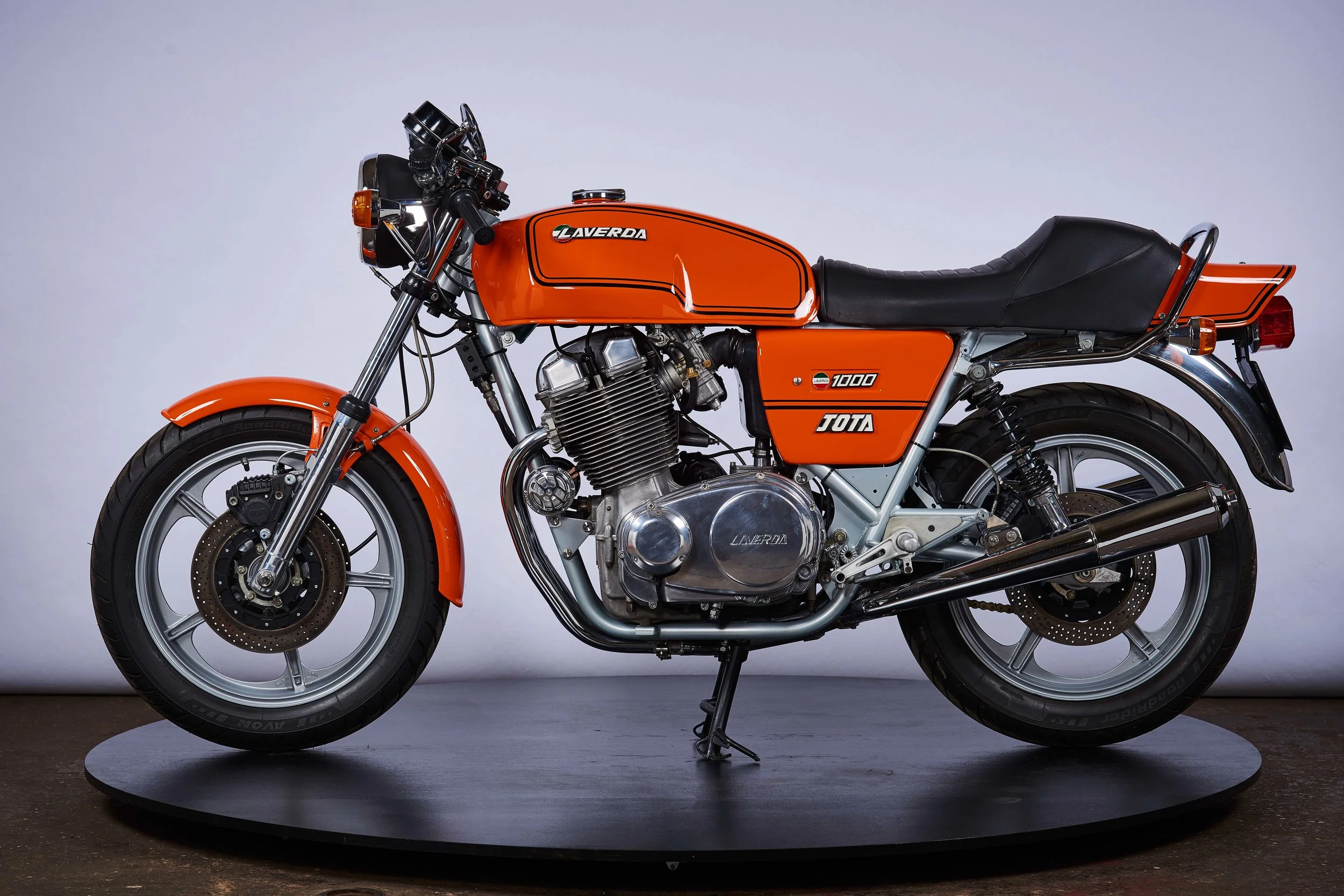 PRAVDA LA SBANDATA 古書 PRAVDA LA SBANDATA 古書 PEELLAERT, GUY / THOMAS, PASCAL - PRAVDA